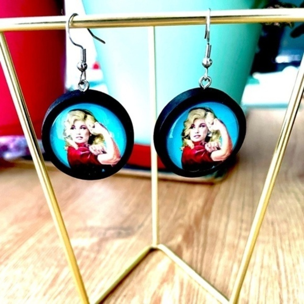 Dolly Parton Chunky Wood Earrings, NWT